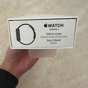 Apple Watch Series 1 - Space Gray Aluminum with Black Sport Band